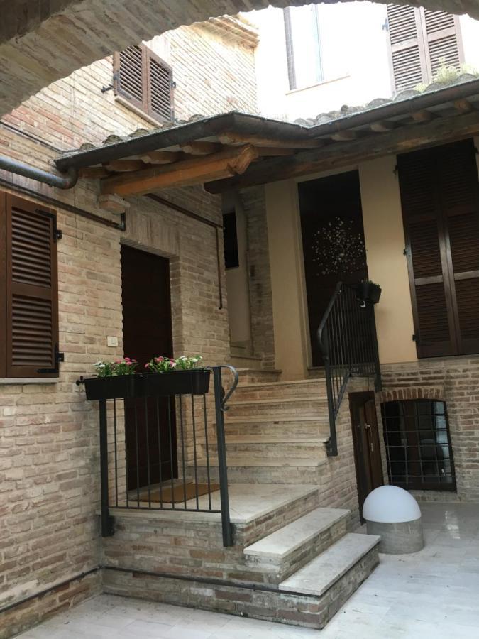 Il Borghetto Medievale Suite ファブリアーノ エクステリア 写真